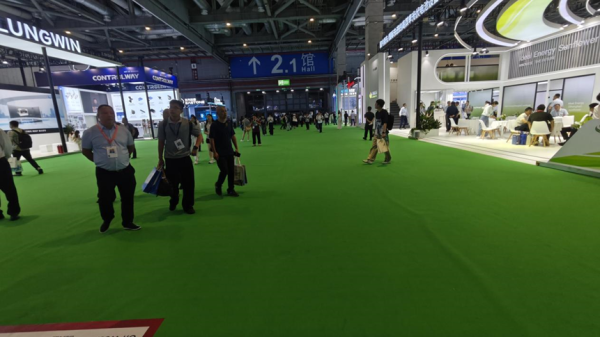 尊龙凯时2026世界杯中国官方网站 2026 SNEC速览: 空荡的场馆, 挡不住期间落潮